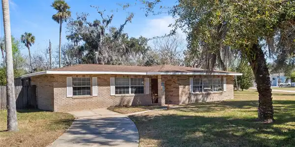 1927 PINE TREE DRIVE