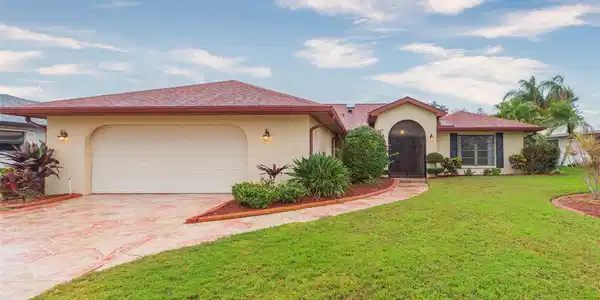 963 N DORAL LANE