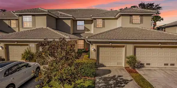 3353 GRAND VISTA COURT