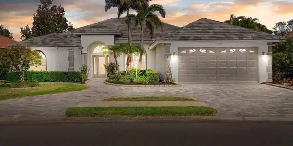 4239 CORSO VENETIA BOULEVARD