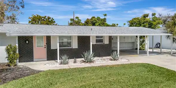 6426 COLONIAL DRIVE