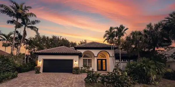 13792 LONG LAKE LANE