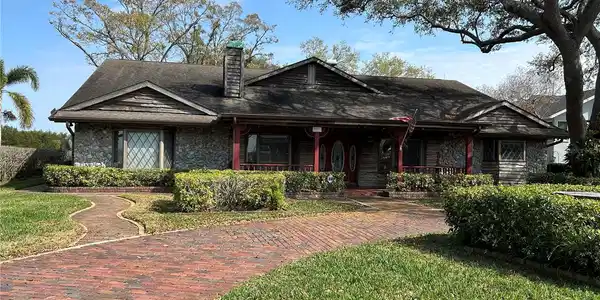 9087 BAYWOOD PARK DRIVE