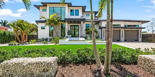 5362 SHADOW LAWN DRIVE