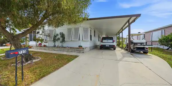 723 RIVERVIEW CIRCLE