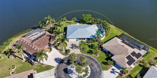 1712 CLAW COURT