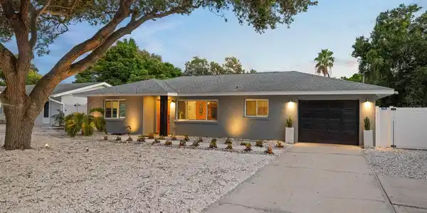 2160 SUNNYSIDE PLACE