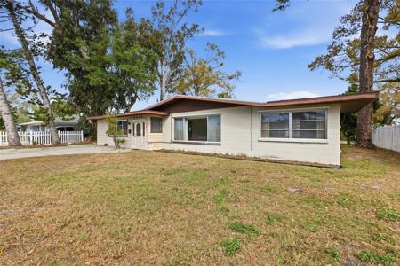 2506 21ST AVENUE W