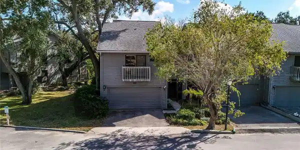 2011 ARBOR DRIVE
