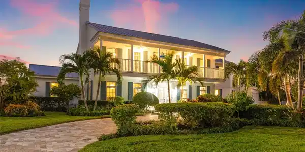 511 WINDWARD PASSAGE