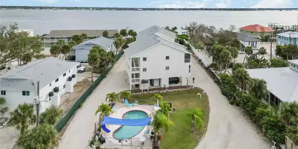5031 N BEACH ROAD