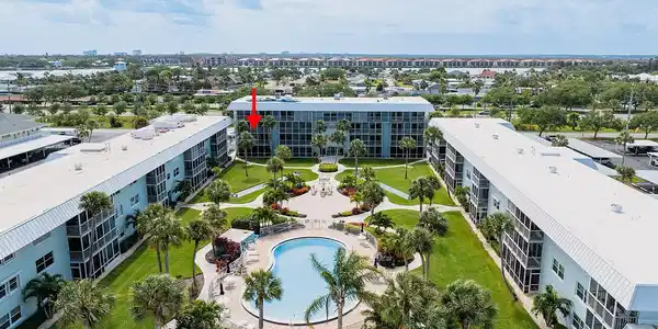 325 N CAUSEWAY