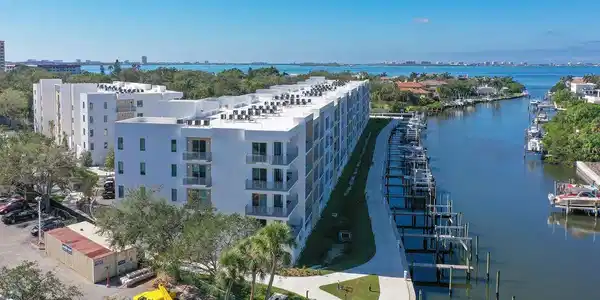 1703 N TAMIAMI TRAIL