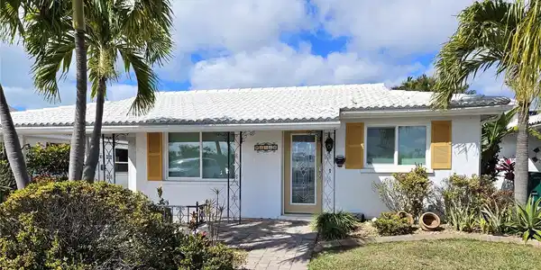 805 SPANISH DRIVE N