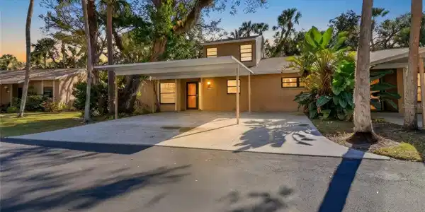5062 VILLAGE GARDENS DRIVE