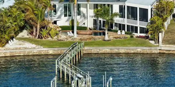 324 BAYSHORE DRIVE