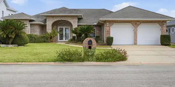 407 PALM DRIVE