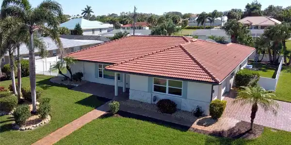 431 VILLAS DRIVE