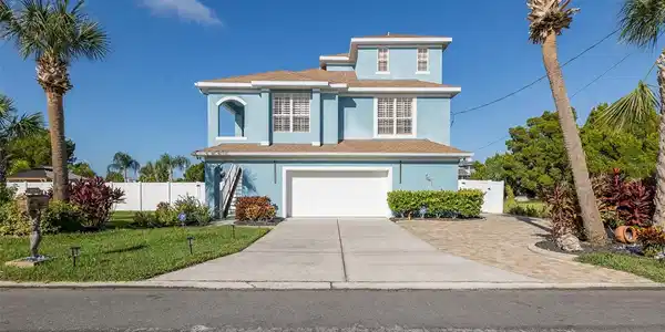 3271 HIBISCUS DRIVE