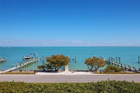 585 BUTTONWOOD BAY DRIVE