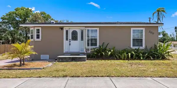 300 RIVER BOULEVARD S