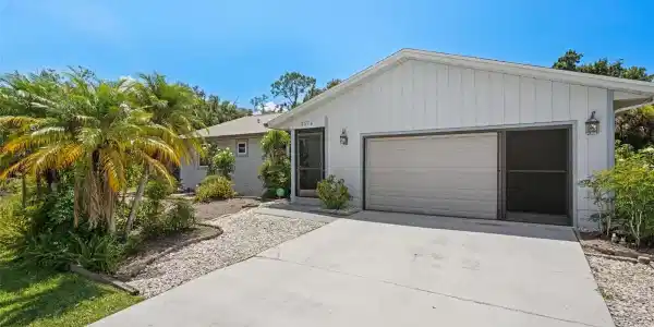 2574 ROCK CREEK DRIVE