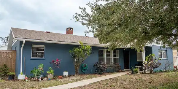 2107 6TH STREET W