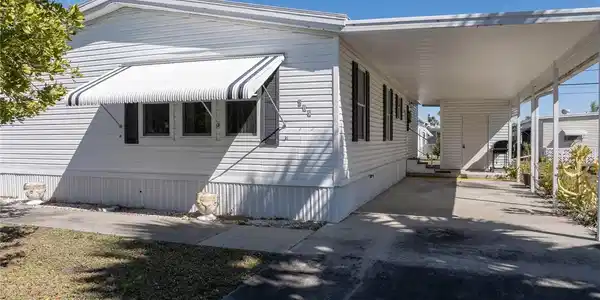 205 CARRIAGE LANE