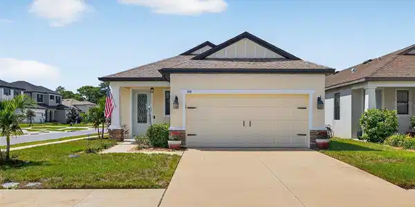 1414 N RIVER CIRCLE