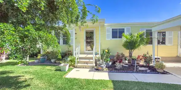 190 NIGHTINGALE CIRCLE