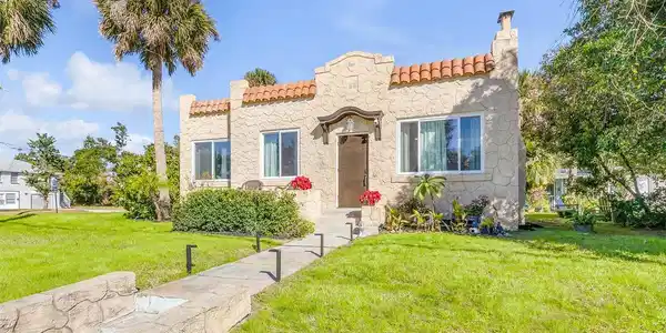113 S HALIFAX DRIVE