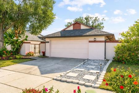 10815 VENICE CIRCLE