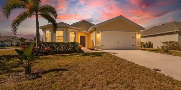 7093 WATERFORD PARKWAY