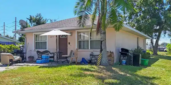 2214 PARK ROAD