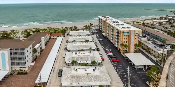 1205 TARPON CENTER DRIVE