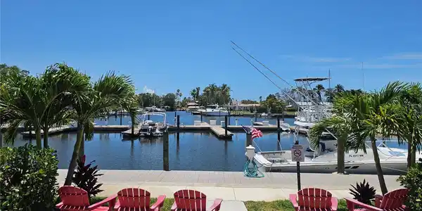 7150 N TAMIAMI TRAIL