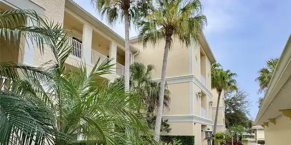 600 GARDENS EDGE DRIVE
