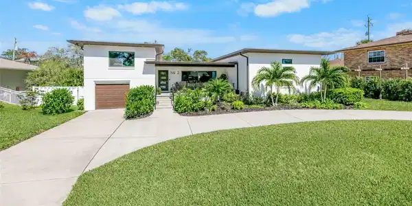 2 PLEASANT VIEW CIRCLE