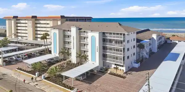 1200 TARPON CENTER DRIVE