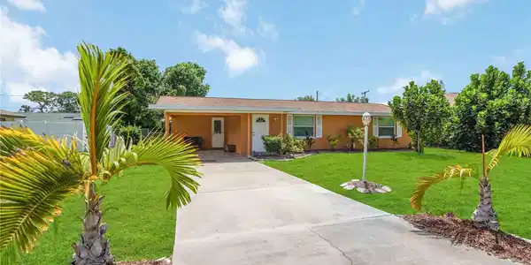 3035 SHAMROCK DRIVE