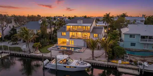 519 LOQUAT DRIVE