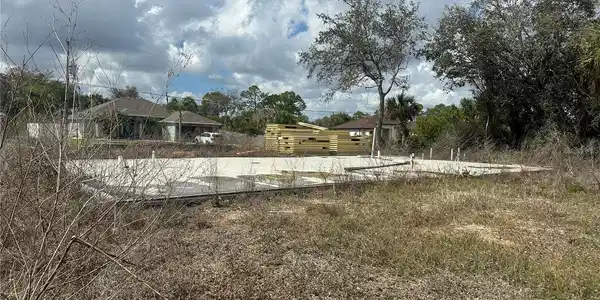 2647 ESCAMBIA CIRCLE