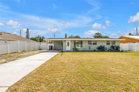 2112 HOPKINS DRIVE W