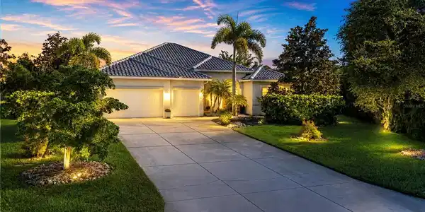 1929 24TH STREET CIRCLE W