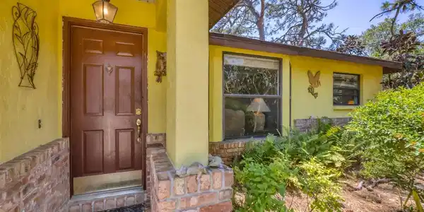 521 ARTISTS AVENUE