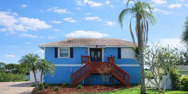 303 LAGOON DRIVE