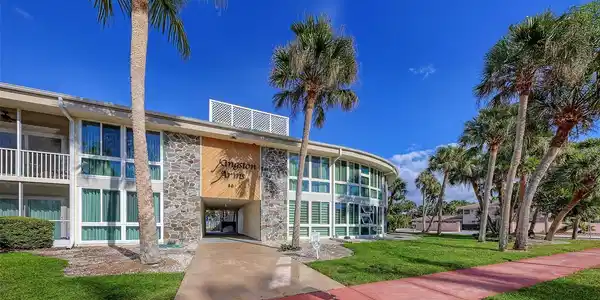 500 S WASHINGTON DRIVE
