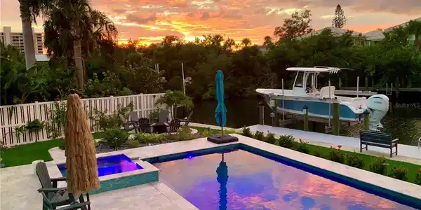 262 ISLAND CIRCLE