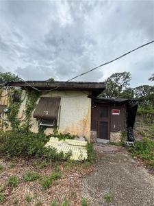 3086 CARVER COURT