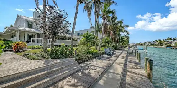 476 MEADOW LARK DRIVE